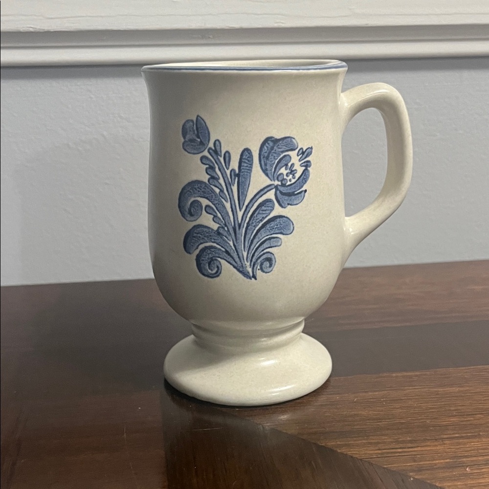 PFALTZGRAFF YORKTOWNE COFFEE MUG CUP Floral Blue and Cream Ceramic Mug